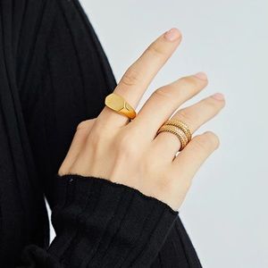 Hexagon signet gold ring